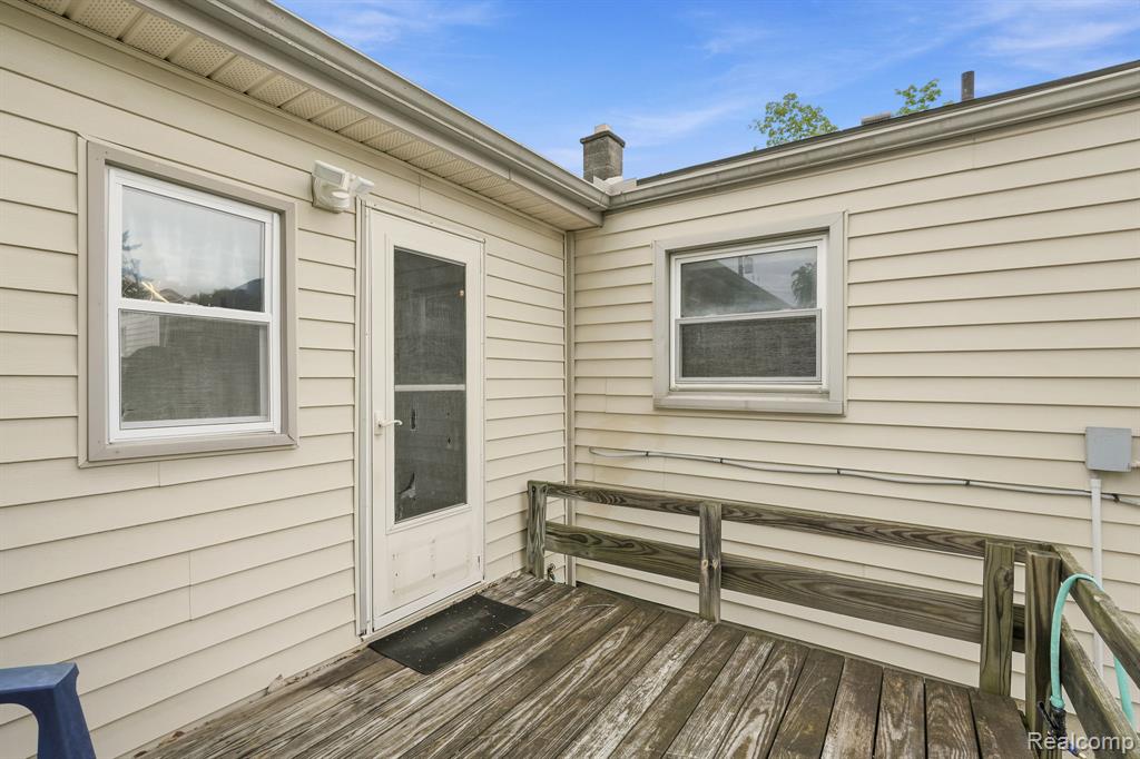 5735 N Silvery Lane, Dearborn Heights, MI 48127 — Photo 29