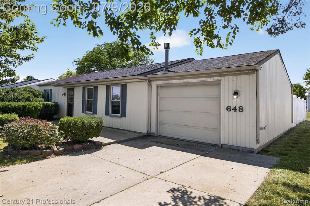 648 Newport Road, Carleton, MI 48117 — Photo 4