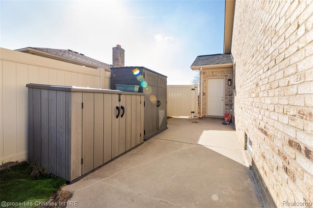 47192 Sanborn Drive, Macomb, MI 48044 — Photo 37