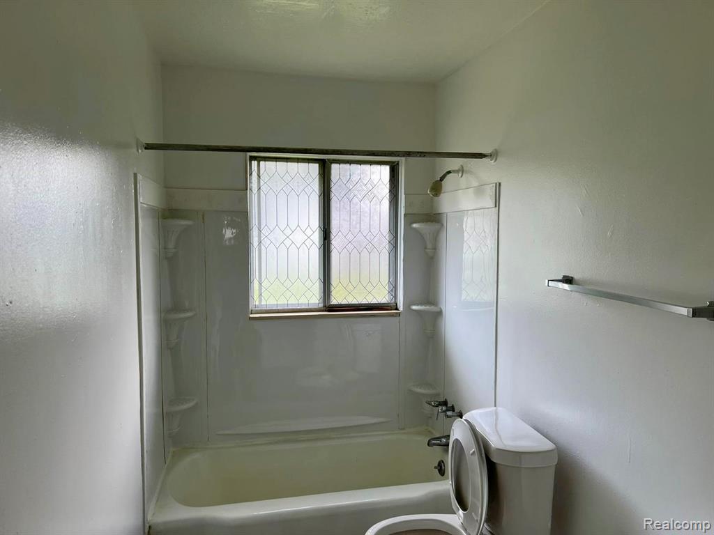 6410 Belltree Lane, Flint, MI 48504 — Photo 33