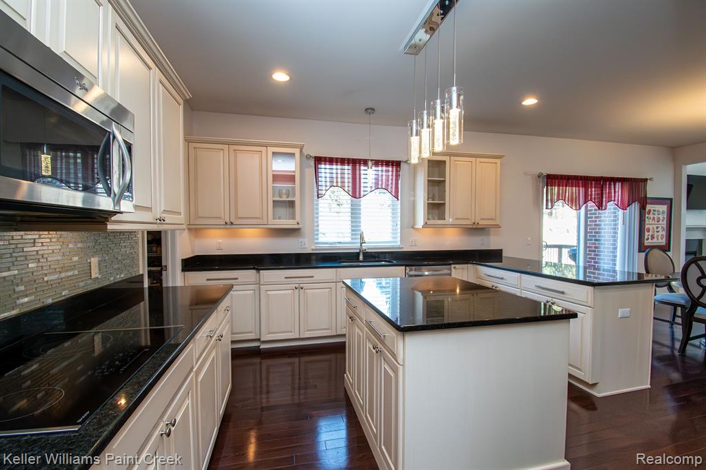 4217 FORSTER Lane, Shelby Twp, MI 48316 — Photo 16