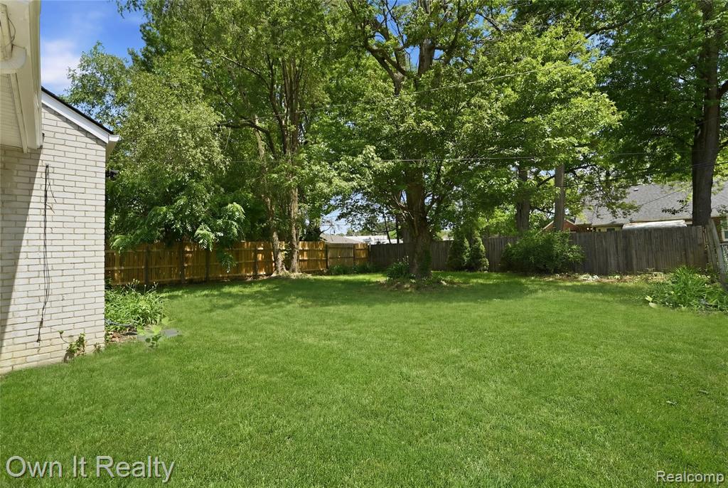 15490 Warwick Street, Detroit, MI 48223 — Photo 32