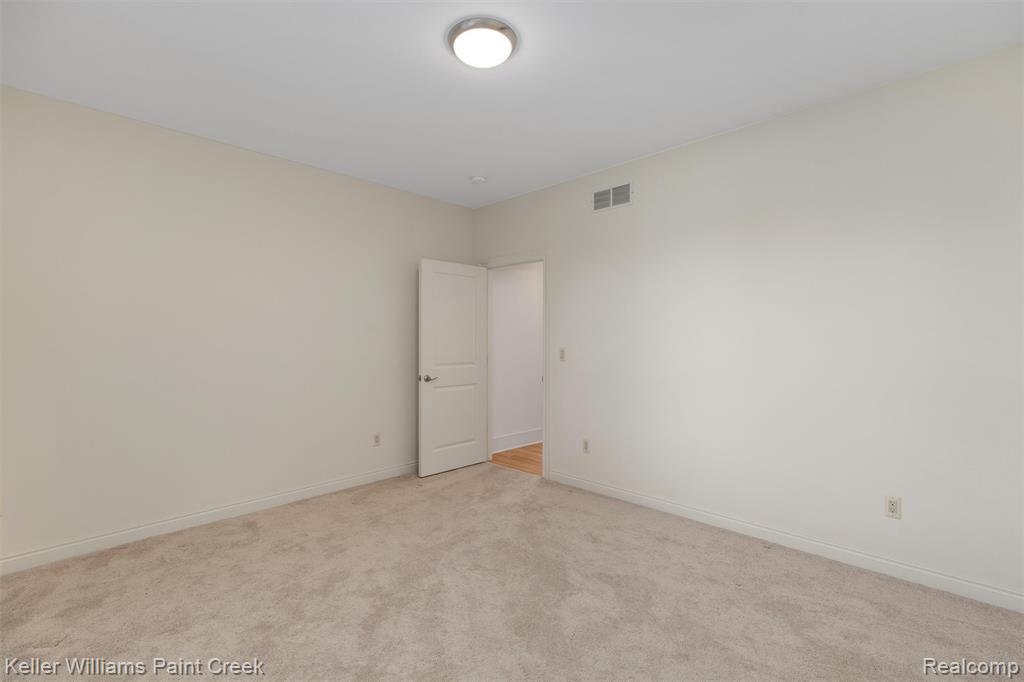 37580 Lakeshore Drive, Harrison Township, MI — Photo 23