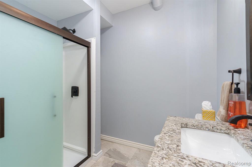 230 E Elizabeth Street, Lake Orion, MI 48362 — Photo 48