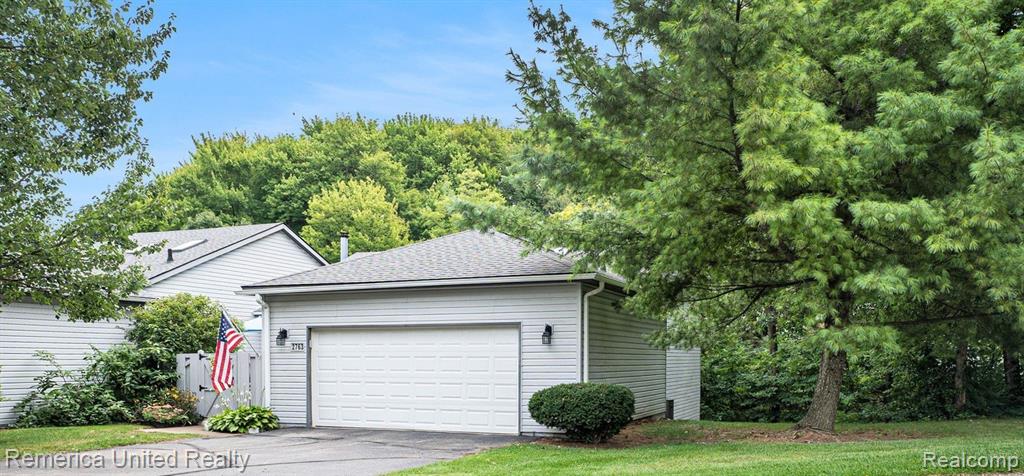 2763 BRECKENRIDGE Drive, Brighton, MI 48114 — Photo 6
