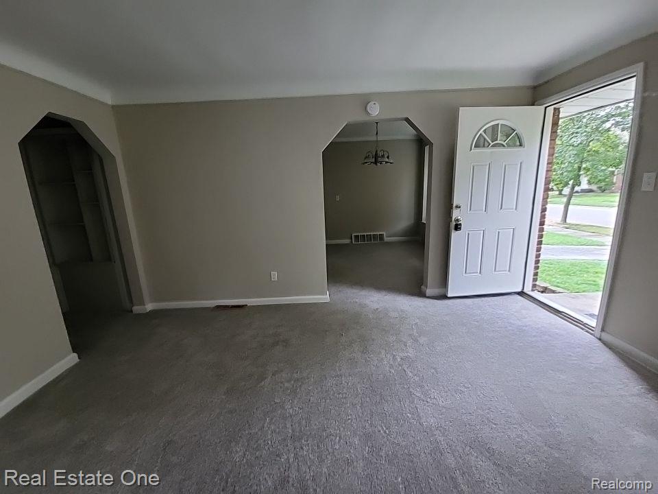 7732 DOLPHIN, Redford, MI 48239 — Photo 9