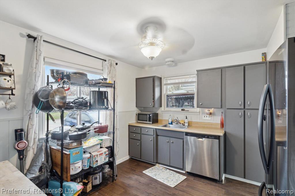 4154 CAMPBELL Street, Dearborn Heights, MI 48125 — Photo 9