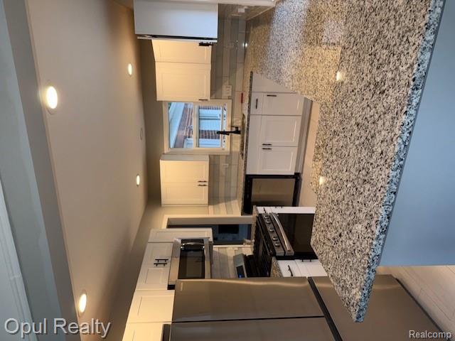 6550 Golfview Street, Garden City, MI — Photo 2
