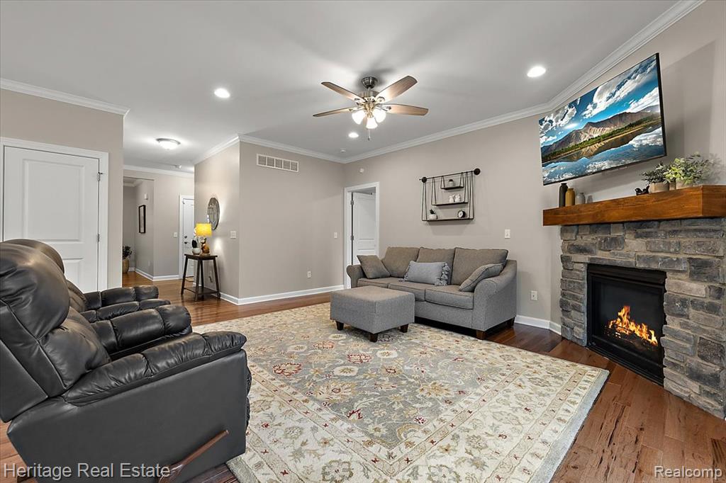6231 Leighland Drive, Grand Blanc, MI 48439 — Photo 9