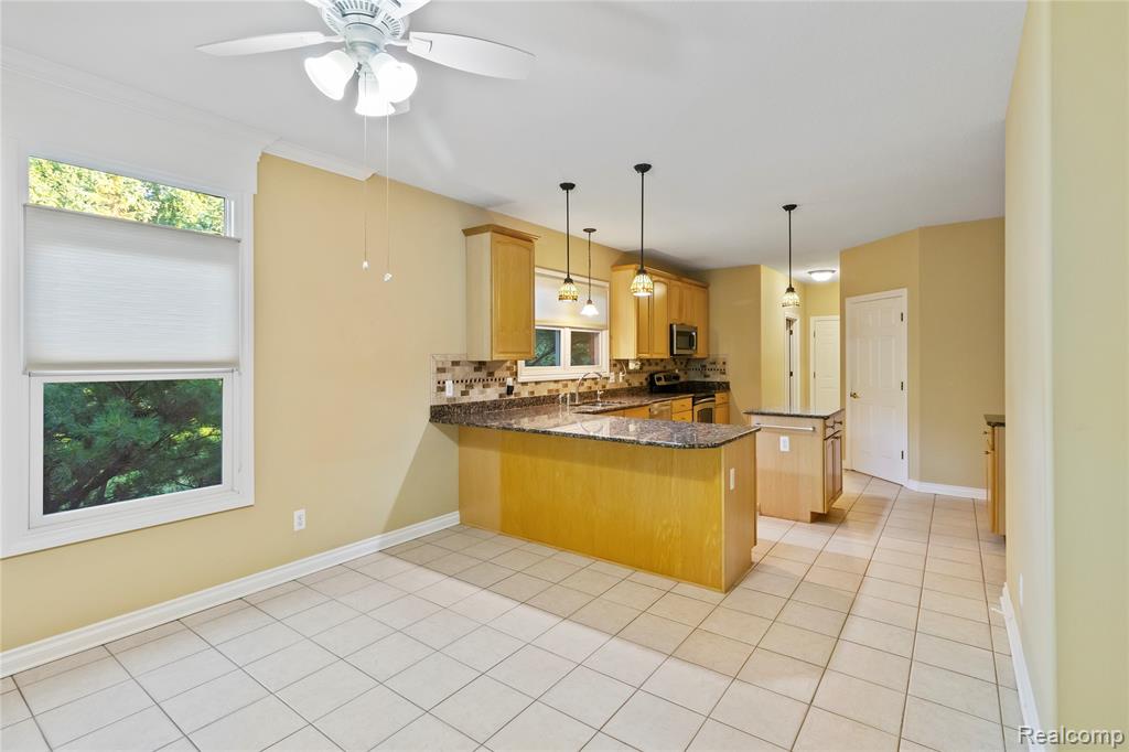 9748 Kings Valley, Clarkston, MI 48348 — Photo 12