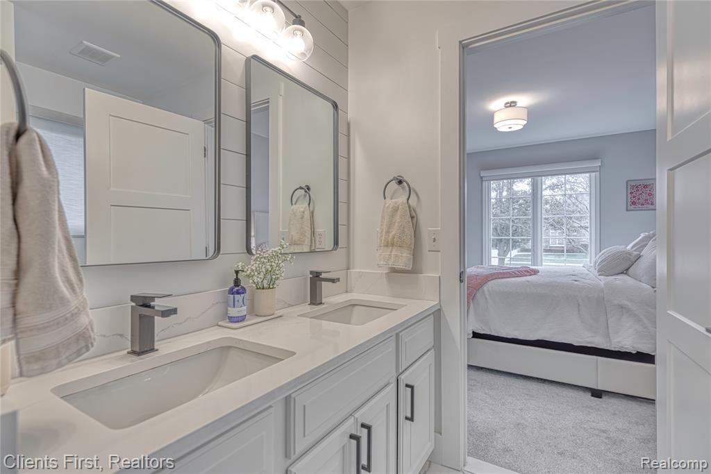 63605 Williamsburg, Washington, MI 48095 — Photo 39
