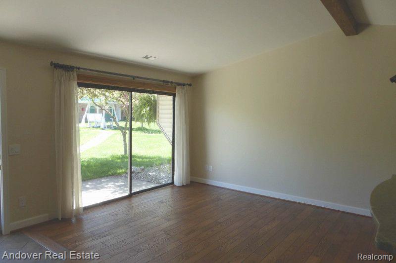 434 WATER TOWER Circle, Brighton, MI 48116 — Photo 9