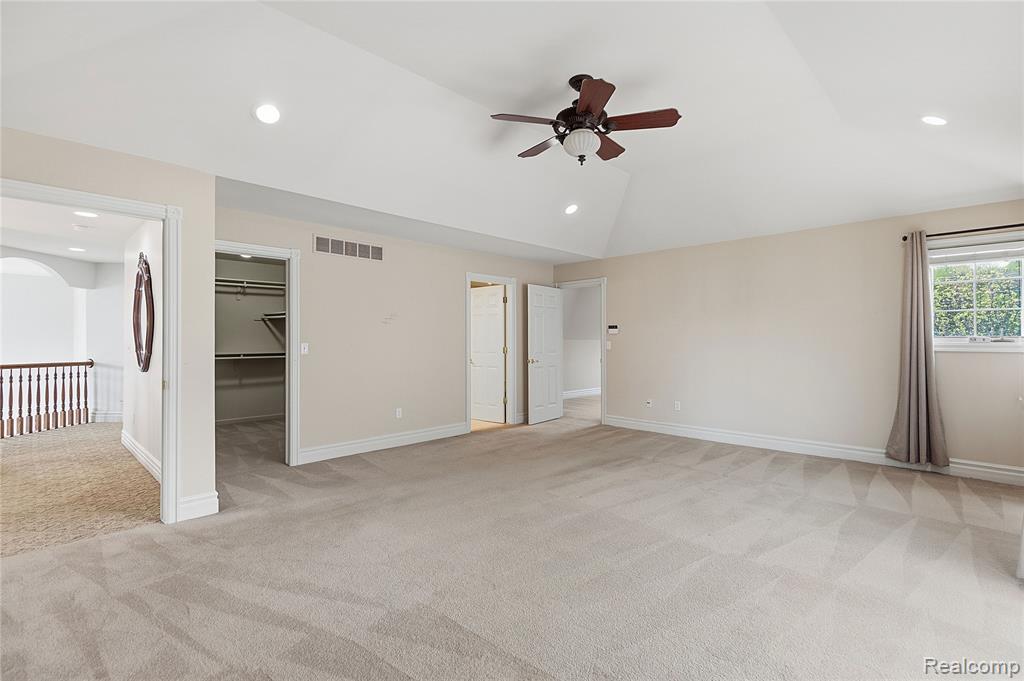 49783 Golden Park Drive, Utica, MI 48315 — Photo 33