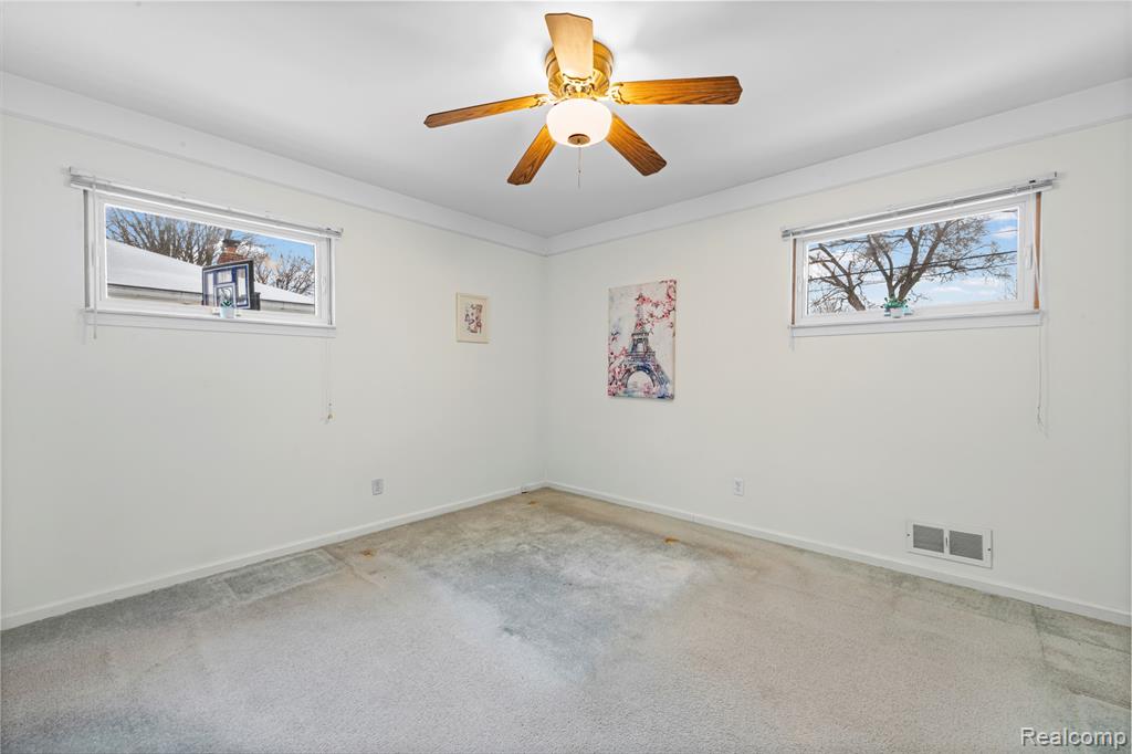 1069 Chippewa Street, Mount Clemens, MI 48043 — Photo 16