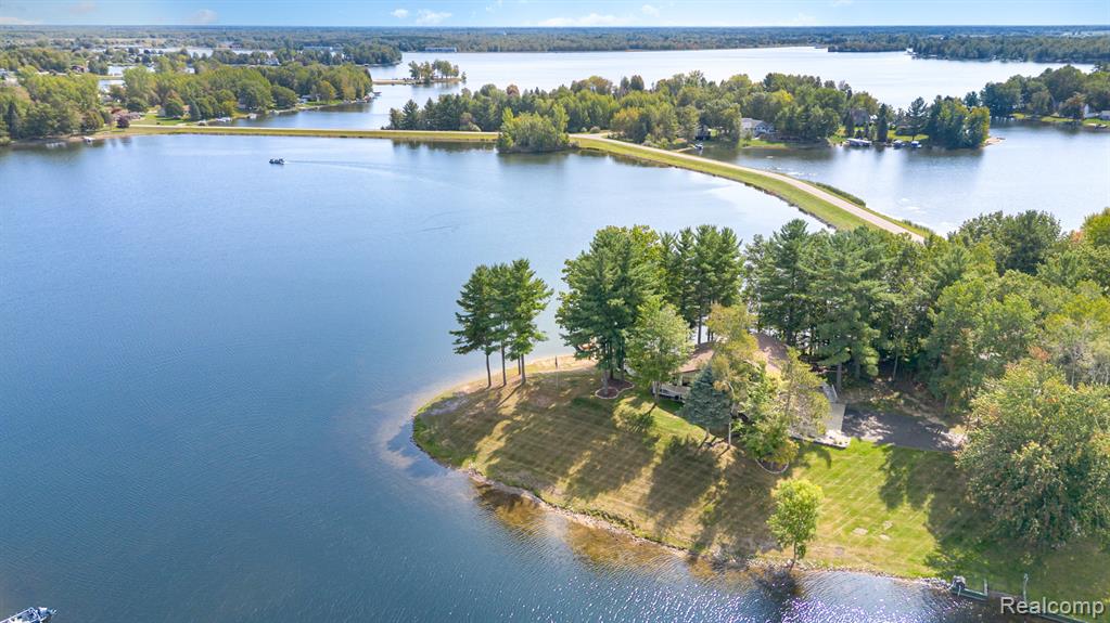 2380 Islanders Way, Gladwin, MI 48624 — Photo 46