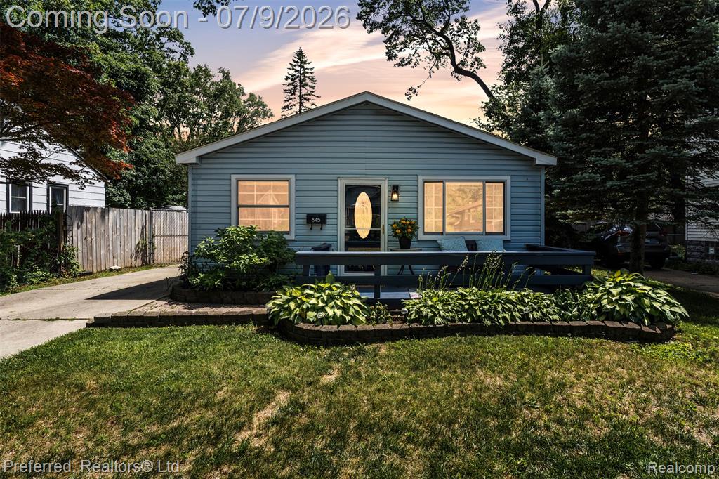 845 W Marshall Street, Ferndale, MI 48220 — front exterior