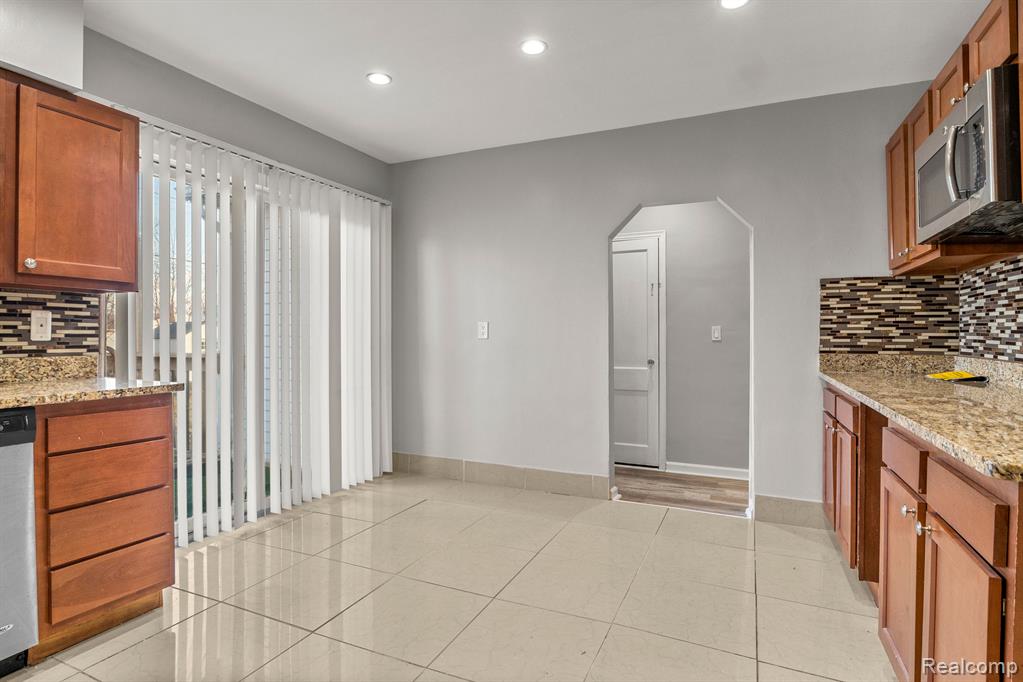 6500 N VERNON Street, Dearborn Heights, MI 48127 — Photo 15