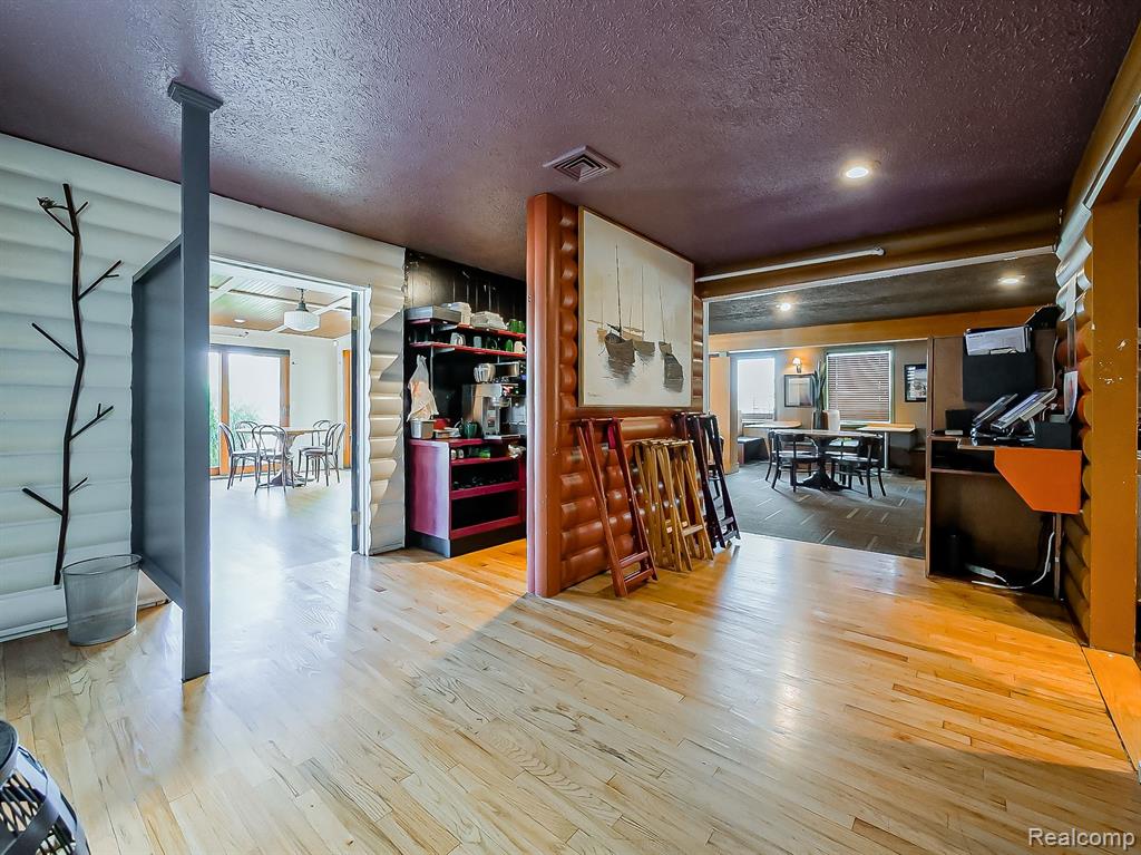 801 S LAPEER Road, Lake Orion, MI 48362 — Photo 28