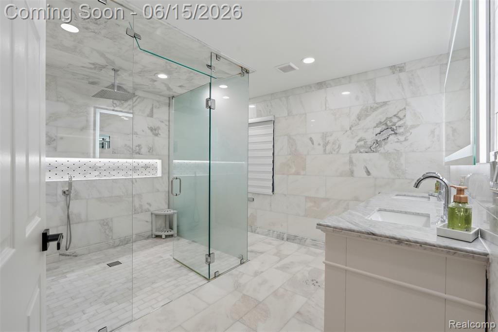 56173 Parkview Drive, Utica, MI 48316 — Photo 12