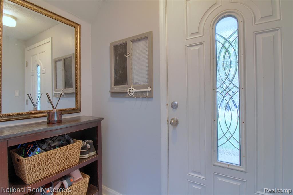 702 Royal Avenue, Royal Oak, MI 48073 — Photo 4