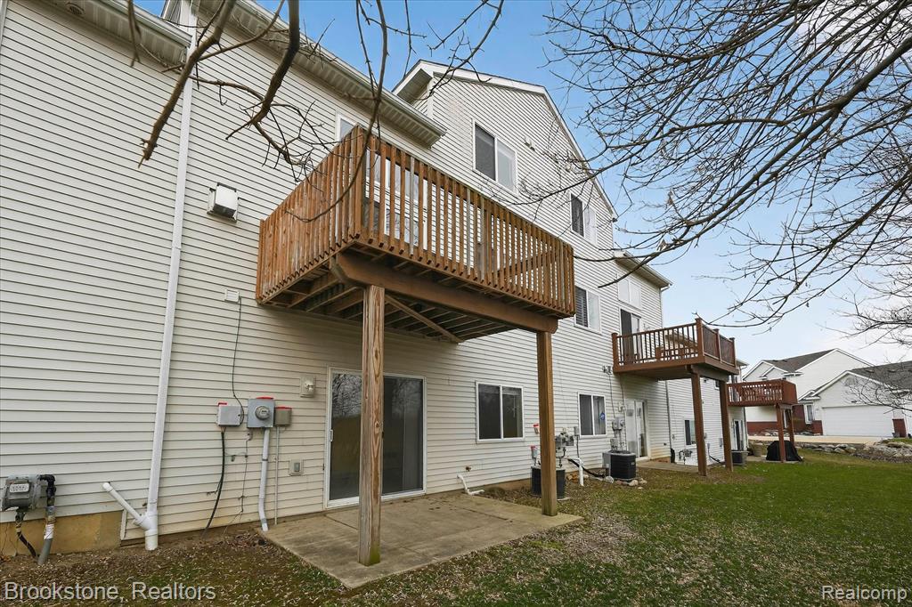 986 Spirea, 44, Howell, MI 48843 — Photo 47