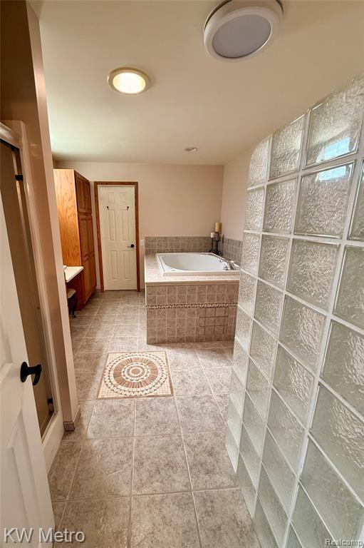2949 E Hillside Drive, Midland, MI 48640 — Photo 22