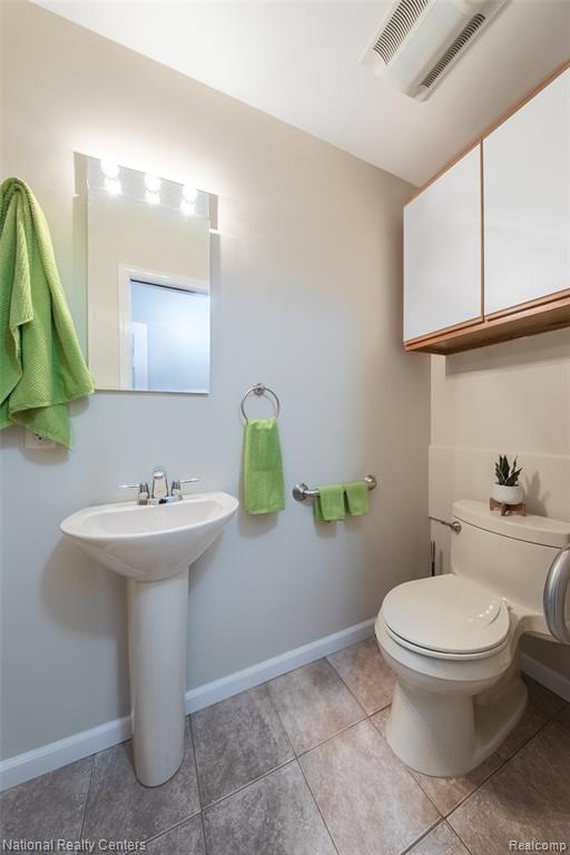 40703 Olympia Drive Drive, Sterling Heights, MI 48313 — Photo 12