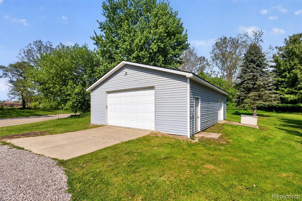 1215 N Oak Road, Davison, MI 48423 — Photo 36