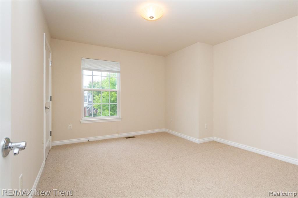 29319 DOUGLAS Drive, Novi, MI 48377 — Photo 23