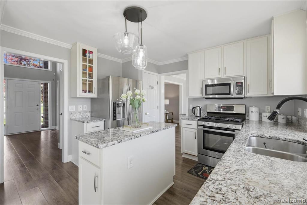4748 Sherwood Circle, Canton, MI 48188 — Photo 17