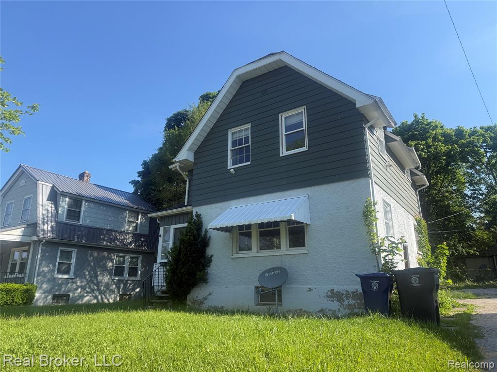 958 N Chevrolet Avenue, Flint, MI 48504 — front exterior