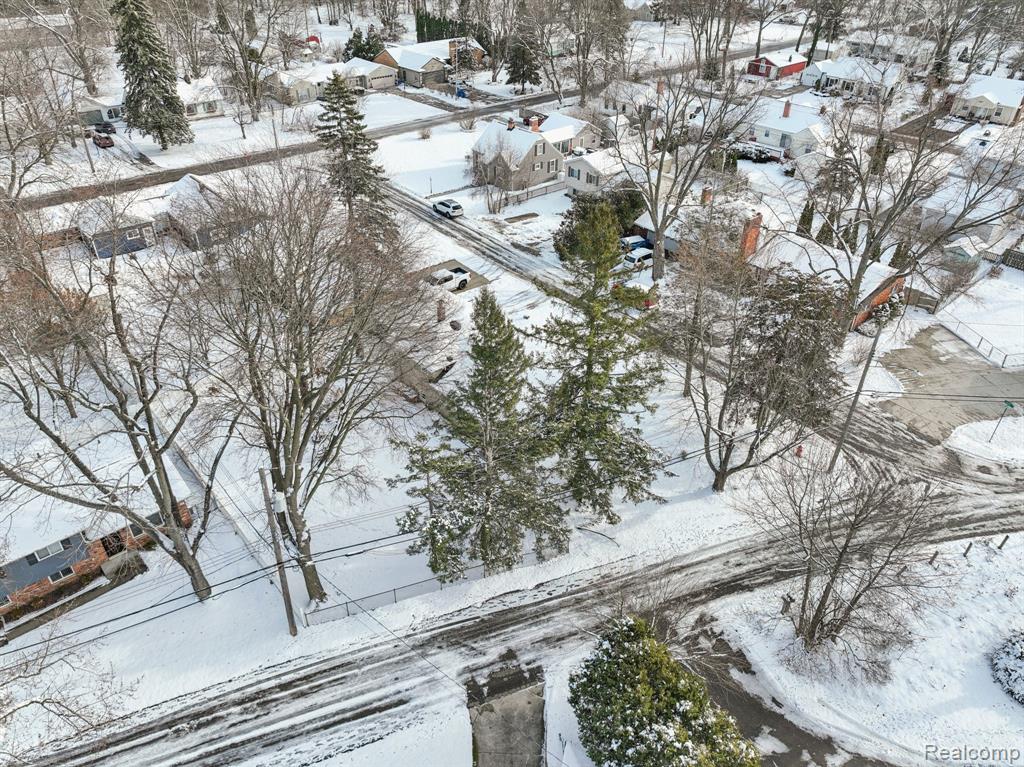 4049 S Shore Street, Waterford, MI 48328 — Photo 25