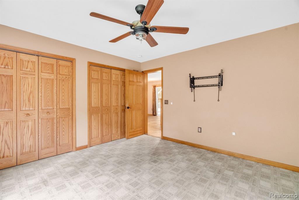 6917 CHASE LAKE Road, Fowlerville, MI 48836 — Photo 23