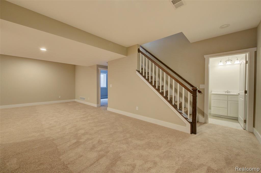 636 BIRKDALE, Howell, MI 48843 — Photo 16