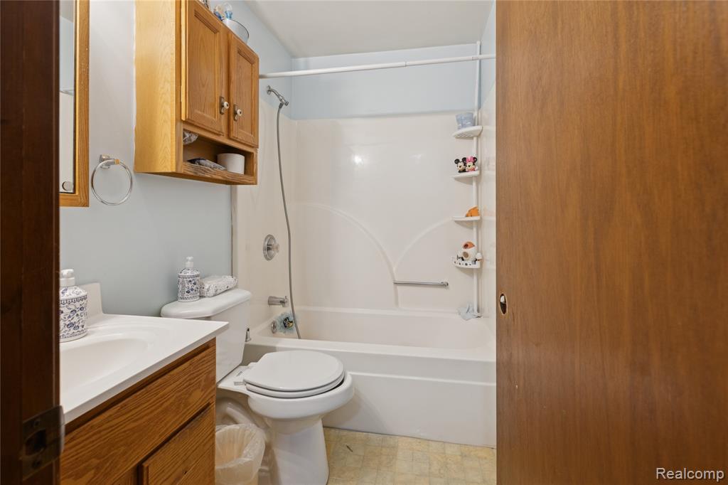 2540 Kansas Avenue, Saginaw, MI 48601 — Photo 11