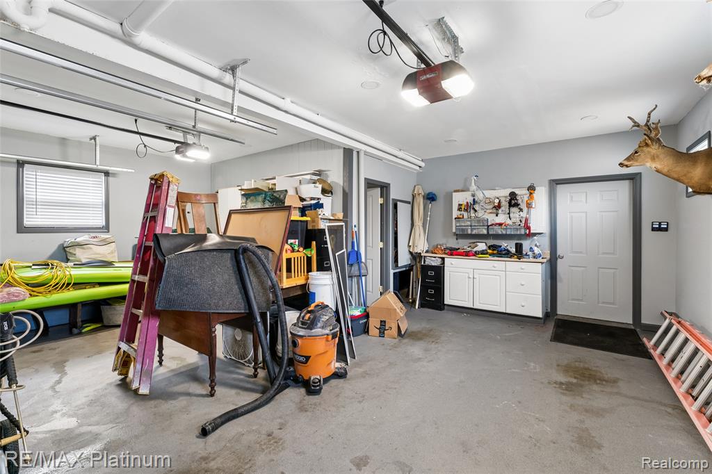 3154 PONEMAH Drive, Fenton, MI 48430 — Photo 38
