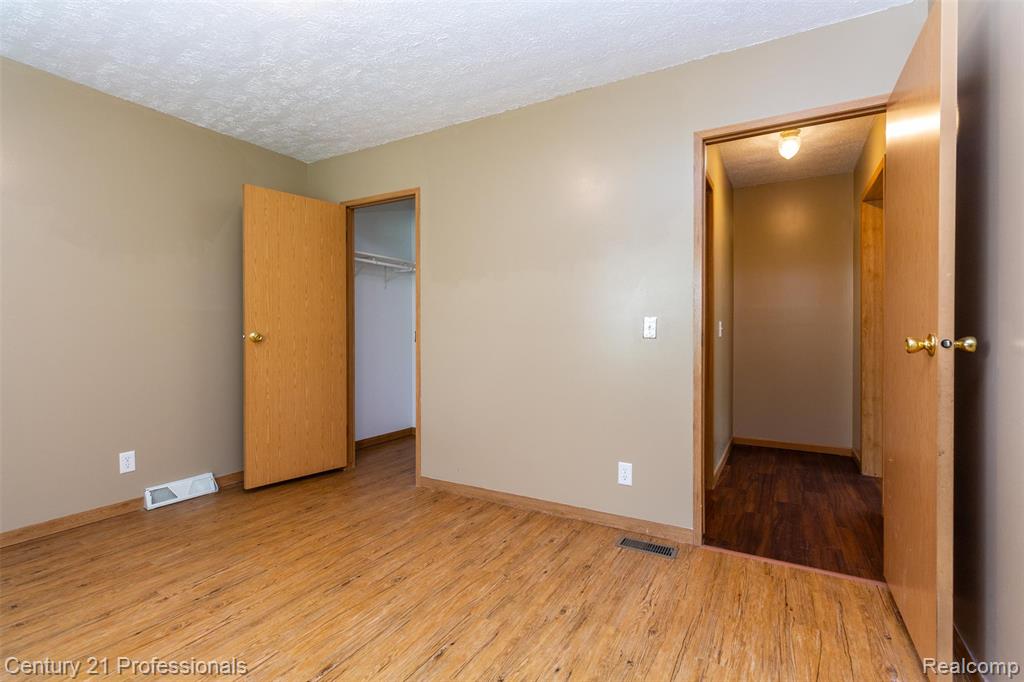 4080 Cass Elizabeth Road, Waterford, MI 48328 — Photo 23