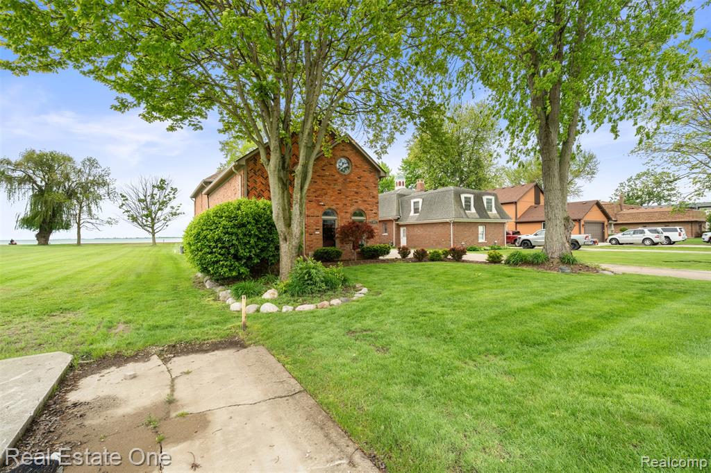 48556 Harbor Drive, Chesterfield, MI 48047 — Photo 5