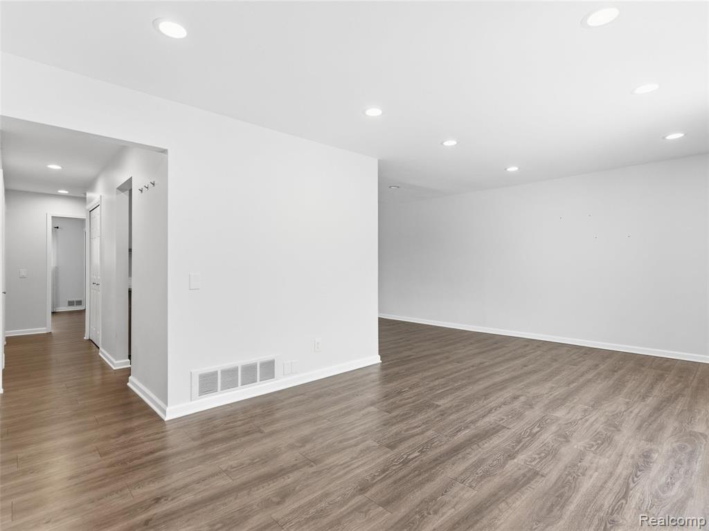 607 E Fox Hills E Drive, Bloomfield Hills, MI 48304 — Photo 10