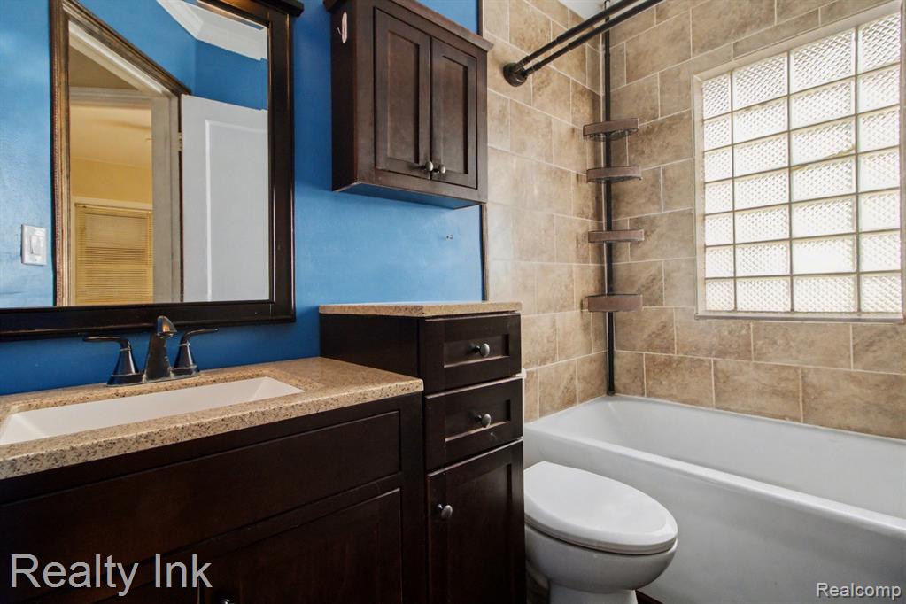4845 Hatchery Road, Waterford, MI 48329 — Photo 13