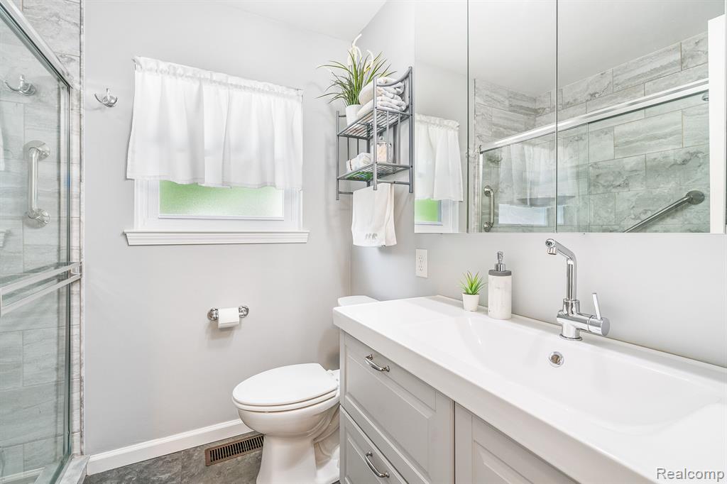 9705 HAMILTON Street, Belleville, MI 48111 — Photo 13