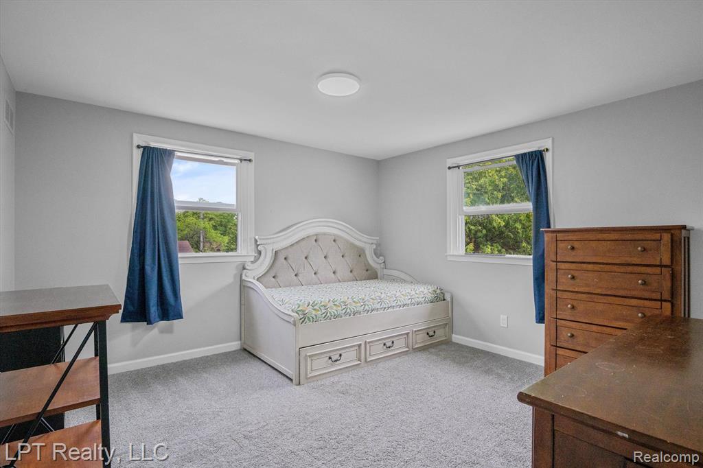 18441 ROSELAND Boulevard, Lathrup Village, MI 48076 — Photo 41