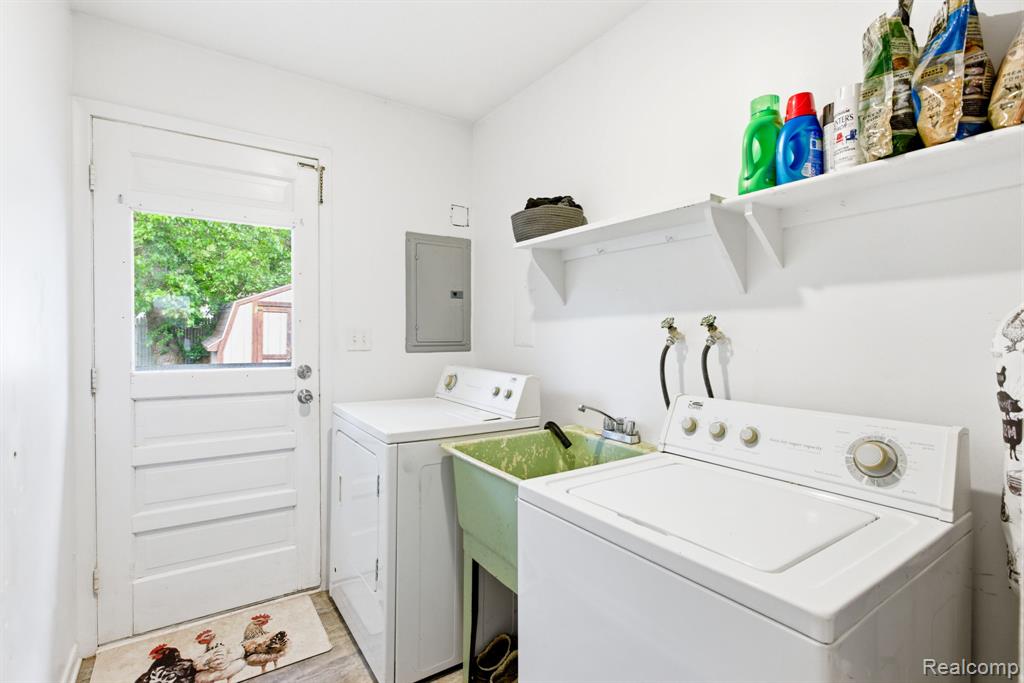 625 S 11th Street, St. Clair, MI 48079 — Photo 15