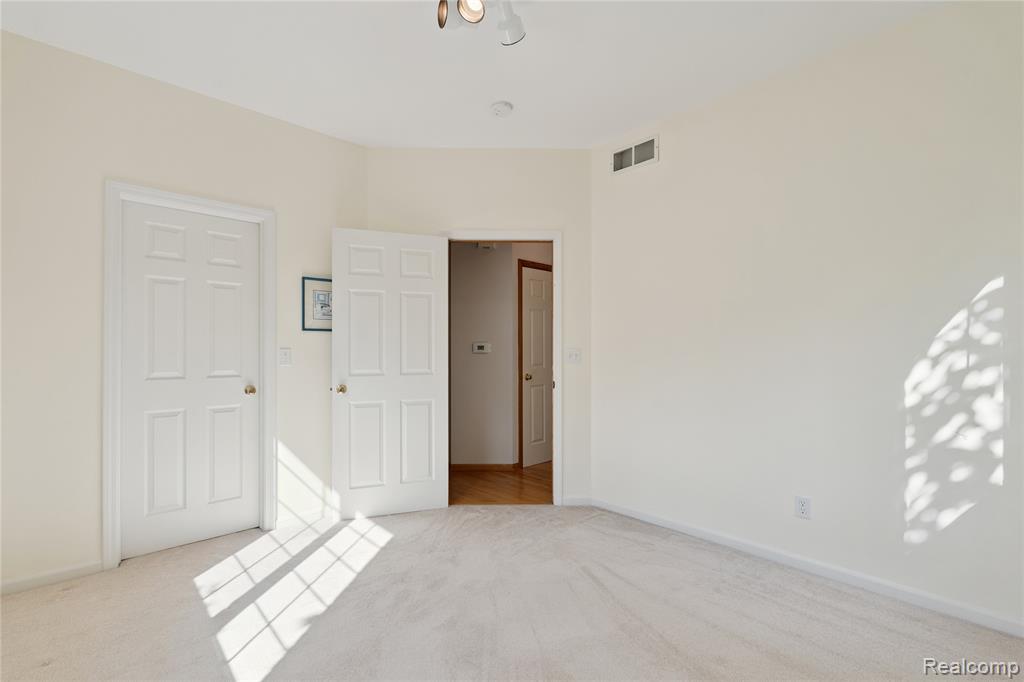 1441 Remsing Street, Hartland, MI 48353 — Photo 17