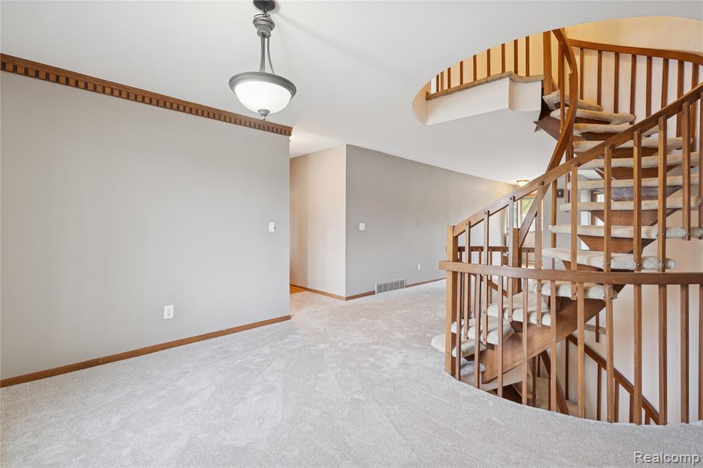 9502 Fenwin Drive, Grand Blanc, MI 48439 — Photo 11