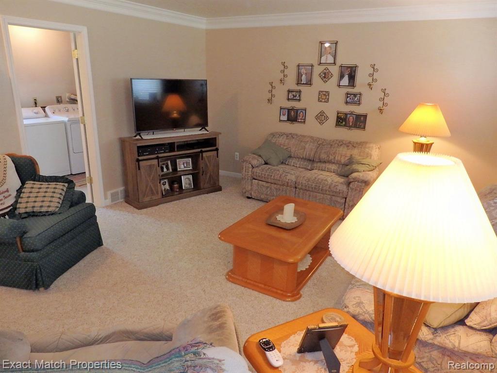 7180 HOWELL Avenue, Waterford, MI 48327 — Photo 40
