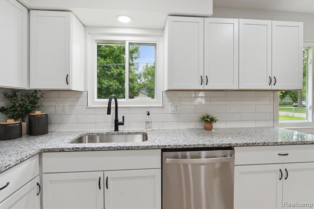 4606 GLENALDA Drive, Clarkston, MI — Photo 11