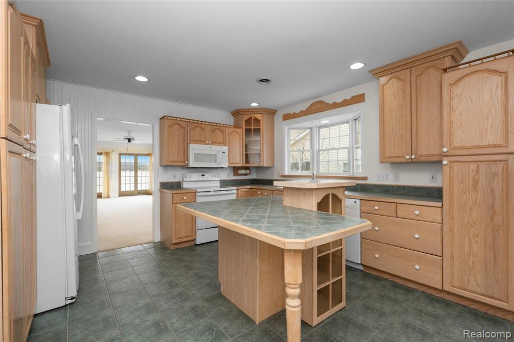 1382 Nita, Pinckney, MI 48169 — Photo 25
