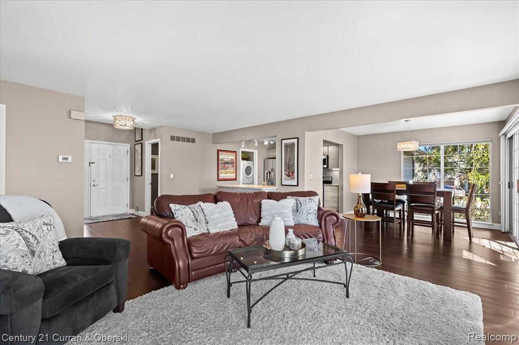619 Winwood Circle, Walled Lake, MI 48390 — Photo 15