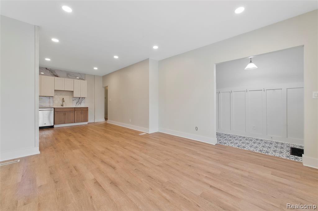 9628 Broadstreet Avenue, Detroit, MI 48204 — Photo 7